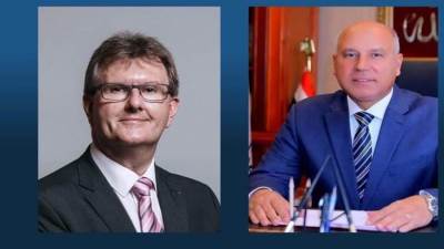 وزير النقل يلتقى مع ممثل رئيس الوزراء البريطانى للتجارة مع مصر 