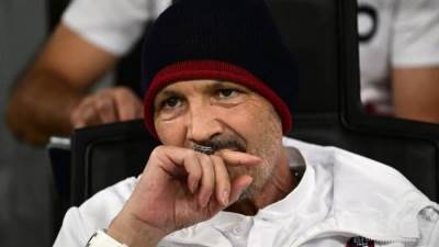 وفاة ميهايلوفيتش مدرب بولونيا السابق بعد صراع مع المرض