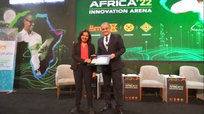 تكريم المدير التنفيذي لمبادرة رواد النيل الدكتورة هبة لبيب خلال معرض2022  Cairo ICT