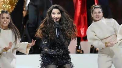 نورا فتحى تشعل حفل نهائى كأس العالم بالغناء والاستعراض.. صور