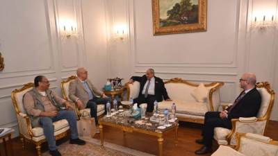 وزير الإسكان يلتقى نظيره الفلسطينى لبحث التعاون بإصدار التشريعات المنظمة لقطاع الإسكان