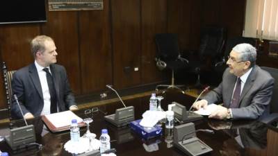 وزير الكهرباء يستقبل سفير بريطانيا ومدير مكتب اسواق الغاز البريطاني لبحث التعاون