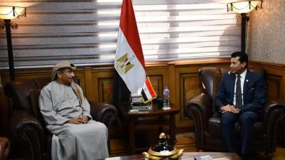 وزير الرياضة يلتقى رئيس اللجنة العليا المنظمة لماراثون زايد الخيري لبحث أخر الاستعدادات