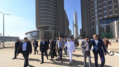 الجزار يصطحب نظرائه العرب فى زيارة موسعة للمشروعات المختلفة بالعاصمة الإدارية الجديدة
