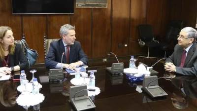 وزير الكهرباء والطاقة المتجددة يستقبل سفير ايطاليا بالقاهرة والمستشار الاقتصادي بالسفارة