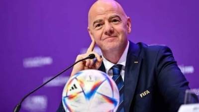رئيس الفيفا يُفاجئ الجميع بشأن إقامة بطولة "كأس العالم" كل عامين