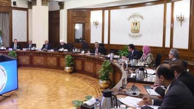 رئيس الوزراء يعلن إلغاء الحج على نفقة الدولة لهذا العام