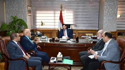 وزير الرياضة يلتقي رئيس الاتحاد المصري للكاراتيه لبحث متطلبات الاتحاد 