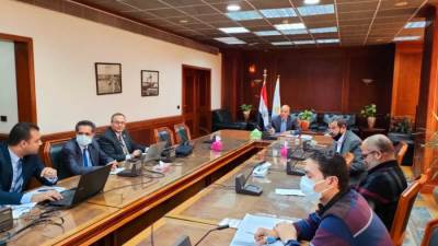 سويلم يتابع موقف مشروعات حماية الشواطئ والتنسيق بين هيئة حماية الشواطئ ومعهد البحوث