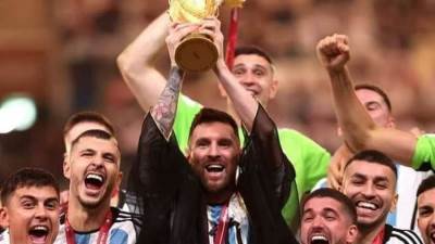 مبلغ خيالي لشراء" بشت" تتويج ميسي بكأس العالم.. من المشتري؟ 