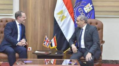 رئيس هيئة الدواء يستقبل السفير البريطاني بالقاهرة 