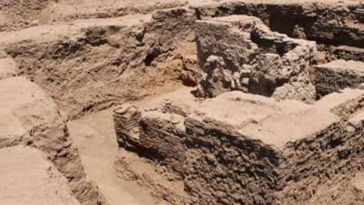 الآثار تعلن الكشف عن أجزاء من معبد خنوم بإسنا