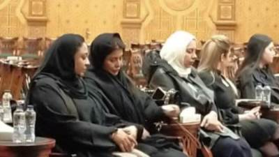 جومانا مراد تتلقى عزاء والدها فى مسجد الشرطة بالشيخ زايد بالدموع