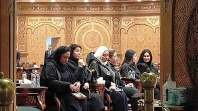 عمرو يوسف وكندة علوش يقدمون واجب العزاء فى والد جومانا مراد