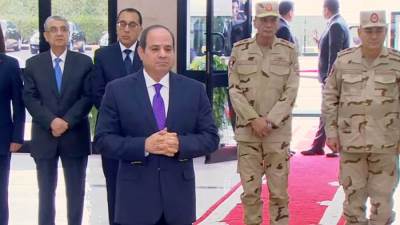 السيسي يتفقد مصنعي إنتاج الغازات الطبية والصناعية ومحطة توليد الطاقة الثلاثية بالجيزة