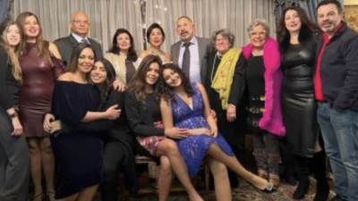 ناهد السباعى تحتفل بعقد قران شقيقتها بحضور العائلة