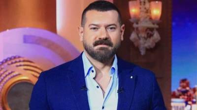 عمرو يوسف: شيء محزن إن فى حد يقول لا يجوز تهنئة المسيحيين