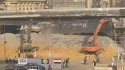 ازالة الجزء المتضرر من كوبري احمد فخري بمدينة نصر