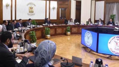 رئيس الوزراء يتابع موقف الخطة الإعلامية والتوعوية للمشروع القومي لتنمية الأسرة المصرية