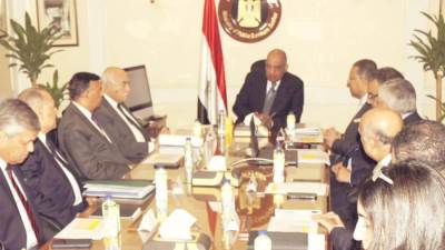 وزير قطاع الأعمال يجتمع بالرؤساء التنفيذيين للشركات القابضة لمتابعة خطط العمل ومشروعات التطوير