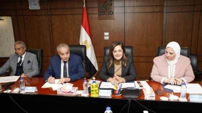 رفع الحد الأدنى لأجور القطاع الخاص لـ2700 جنيه وزيادة بالعلاوة الدورية