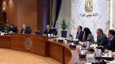 مدبولي يترأس الاجتماع الأول للجنة المعنية بالإعداد لمؤتمر ترويج الاستثمار 