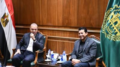 وزير الرياضة ومحافظ القليوبية يشهدان نموذج محاكاة مجلس النواب لبرلمانى الطلائع والشباب