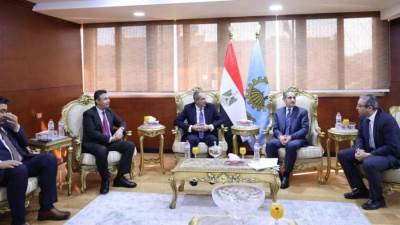 عمرو طلعت يعقد اجتماع مع محافظ الغربية لمتابعة تنفيذ لمشروعات الاتصالات