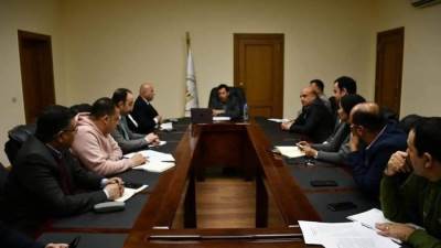 وزير الرياضة يجتمع مع عدد من قيادات الوزارة لتنفيذ تكليفات الرئيس باحتفالية " قادرون باختلاف"