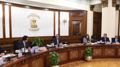 مدبولي يلتقي وزير الصحة لمتابعة جهود هيئة الإسعاف والهيئة العامة للتأمين الصحي