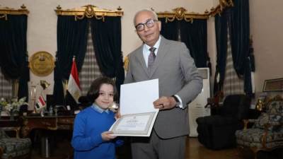 وزير التعليم يكرم الطالب عمر الأولى عالميا في مسابقة الحساب الذهني الدولية