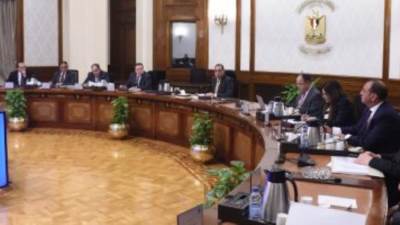 رئيس الوزراء: مجموعة عمل لمتابعة أولويات الإفراج عن البضائع وتوفير السلع