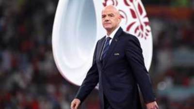 رئيس الفيفا: "سنطلب من كل دولة في العالم تسمية أحد ملاعبها باسم بيليه"