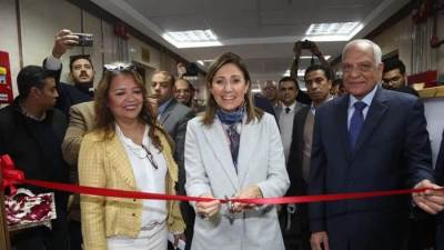 وزيرة الثقافة ومحافظ الجيزة يفتتحان المكتبة المركزية بأكاديمية الفنون