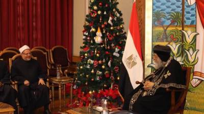 المفتي يهنئ البابا تواضروس الثانى بعيد الميلاد المجيد 
