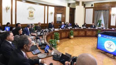 رئيس الوزراء يهنئ المواطنين الأقباط بمناسبة احتفالات عيد الميلاد المجيد