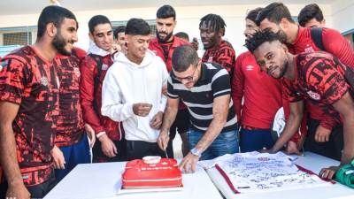 لاعبو النجم الساحلي يودعون كريستو قبل انتقاله للأهلي رسميًا