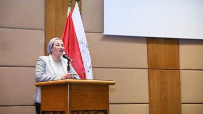 وزيرة البيئة تكرم فريق عمل مؤتمر المناخ تقديرا على دورهم الفاعل في إنجاح المؤتمر