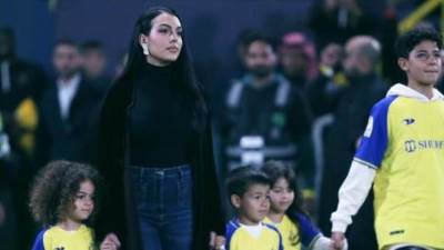 أول تعليق من جورجينا رودريجز بعد انتقال رونالدو للنصر السعودي.. متحمسون للغاية