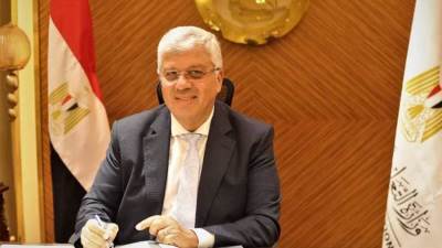 وزير التعليم العالي يوجه برفع حالة الاستعداد بالمستشفيات الجامعية خلال احتفالات عيد الميلاد