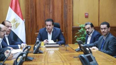 وزير الصحة يرأس غرفة الأزمات والطوارىء المركزية لمتابعة التأمين الطبي لاحتفالات أعياد الميلاد المجيدة