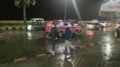 لا تستخدم الموبايل.. نصايح عاجلة من الأرصاد للمواطنين بسبب الأمطار