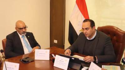 رئيس الرعاية الصحية يجتمع مع "التأمين الصحي" و"المجالس الطبية المتخصصة" لمناقشة إدارة المرحلة الانتقالية للتأمين