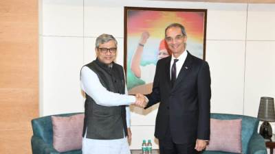 "عمرو طلعت" يبحث مع الوزير الفيدرالى للاتصالات والإلكترونيات الهندي التعاون بين البلدين