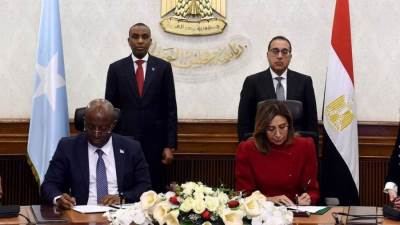 رئيسا وزراء مصر والصومال يشهدان توقيع مذكرة تفاهم لتعزيز التعاون الثقافي بين البلدين