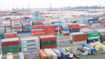  التهرب الجمركي تضبط عدد من الهواتف المحمولة والساعات الذكية دون جمارك