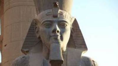 حبس المتهمين بمحاولة سرقة تمثال الملك" رمسيس الثاني" الأثري في أسوان
