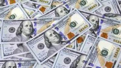 قفزة غير مسبوقة.. الدولار يسجل 31.88 جنيه فى منتصف تعاملات اليوم الاربعاء