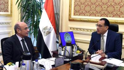 مدبولي يستعرض ضوابط حوكمة منح صفة الضبطية القضائية للموظفين على قطاعات الأعمال