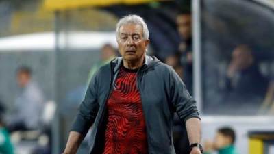 البنك الأهلي يقيل "حلمي طولان" من منصبه 